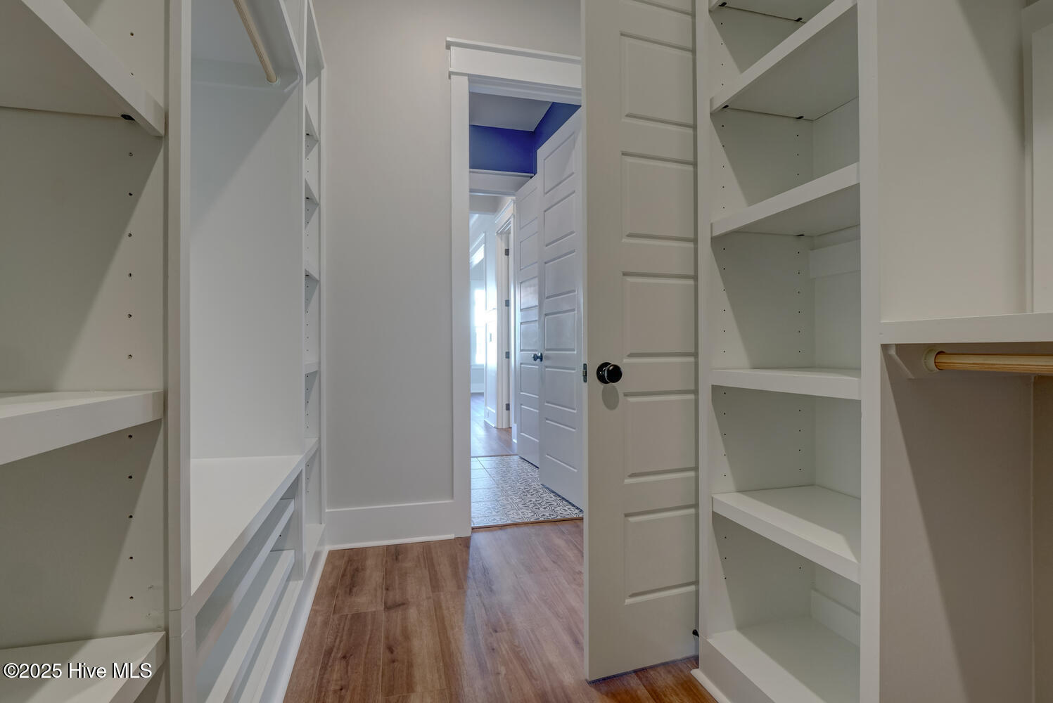 100539915 | Photo 38