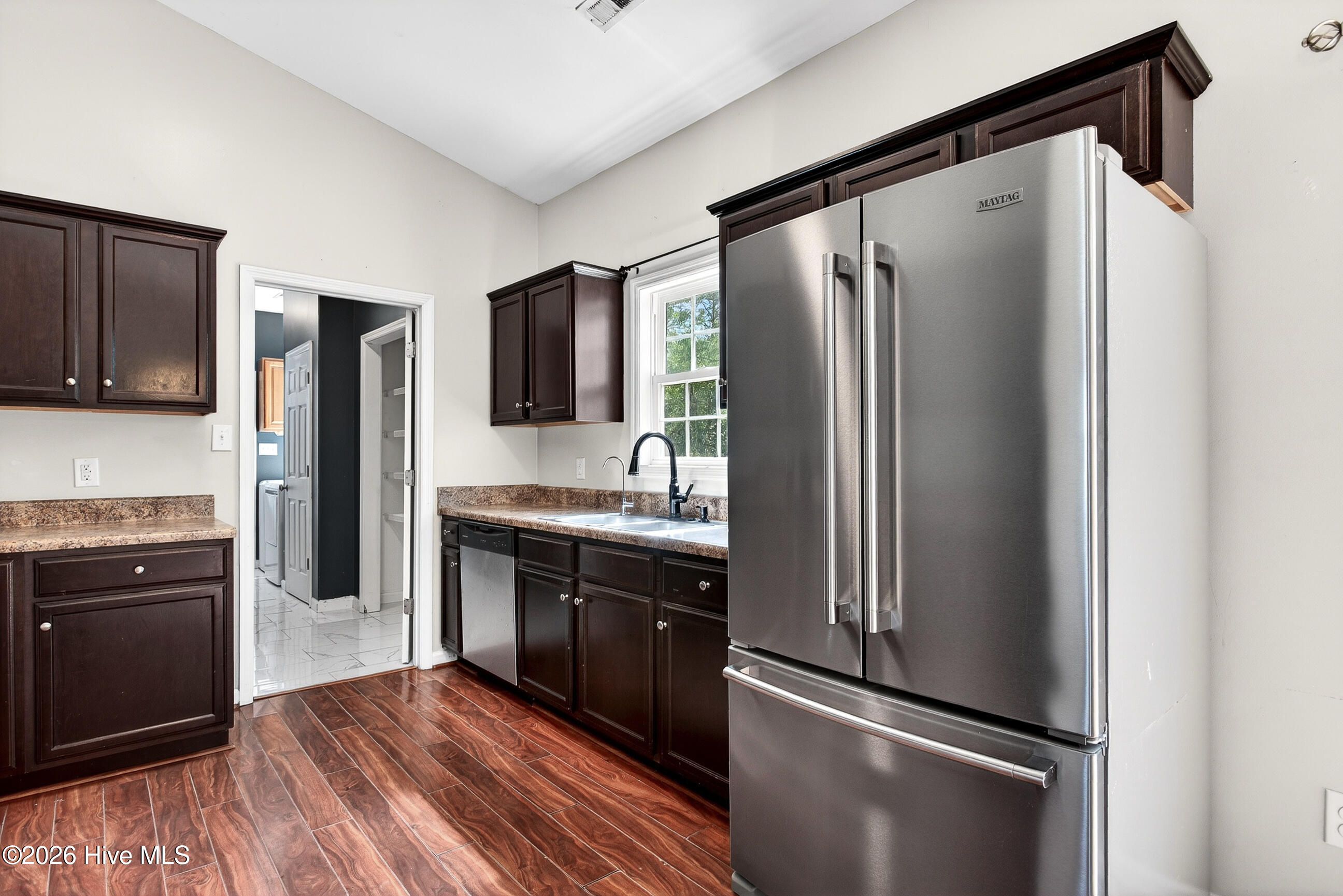 100567675 | Photo 13