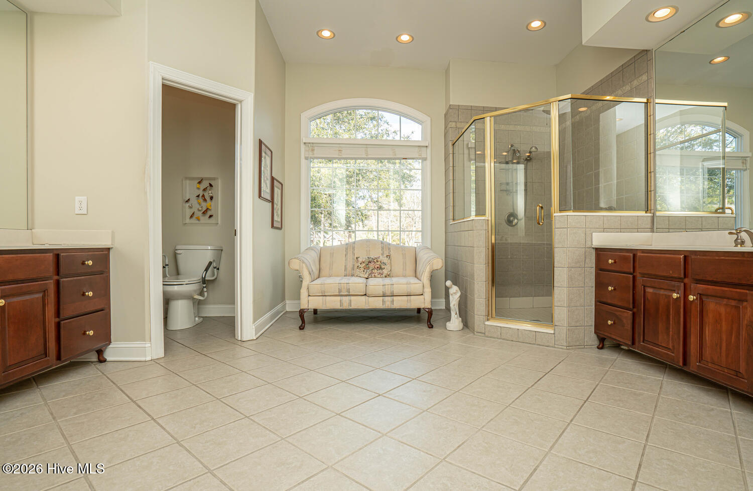 100551245 | Photo 26