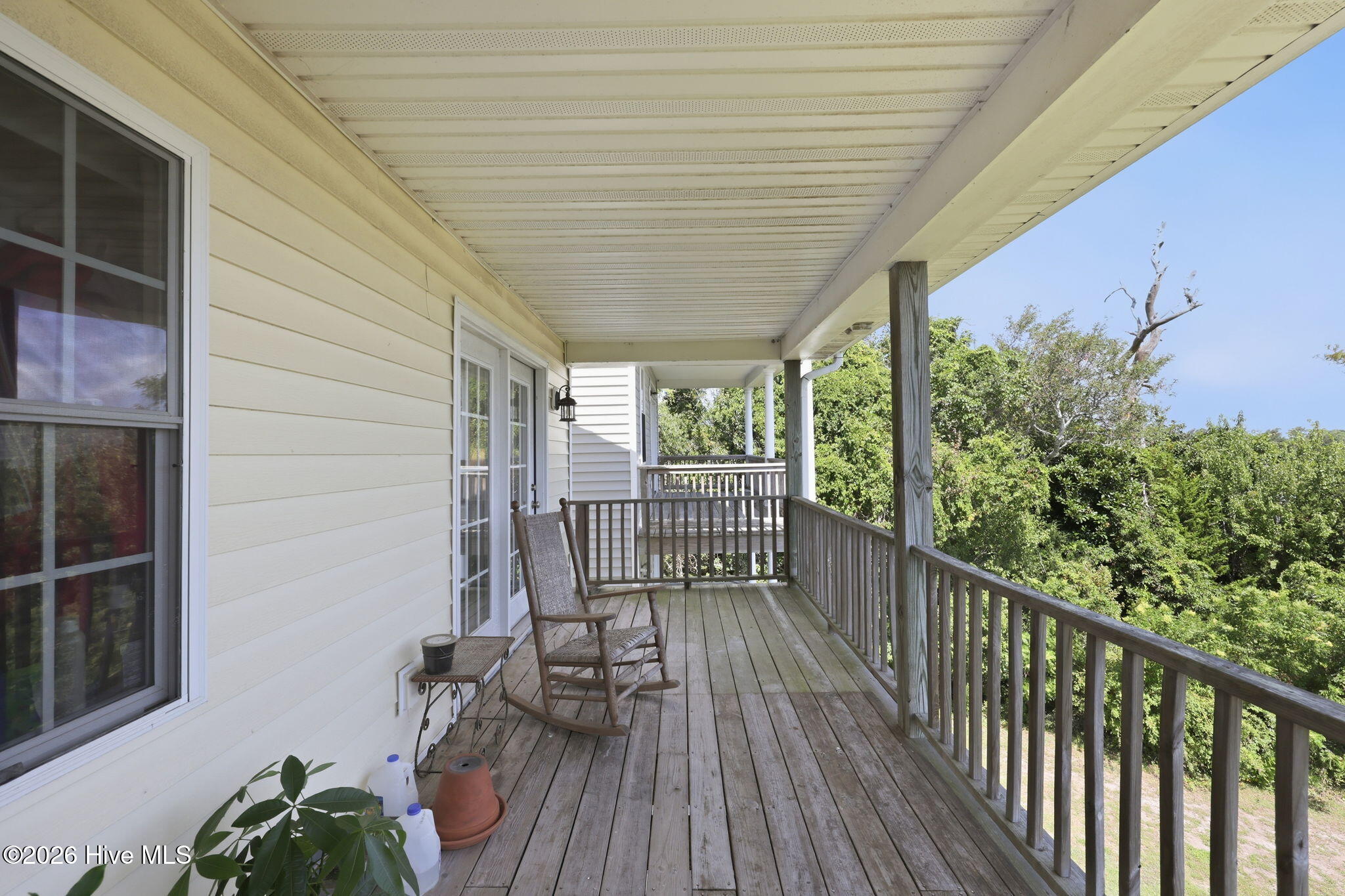 1800 Bay 