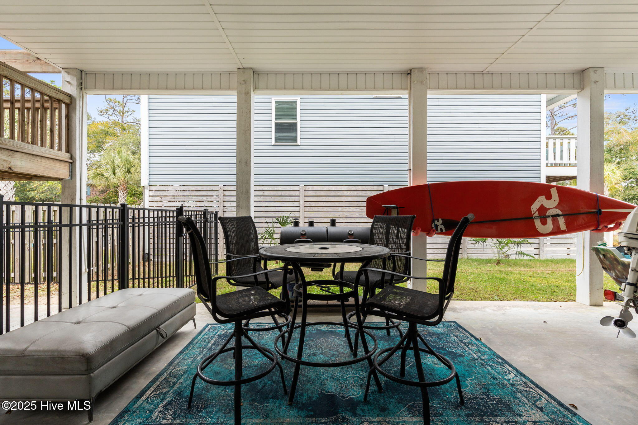 100543209 | Photo 51