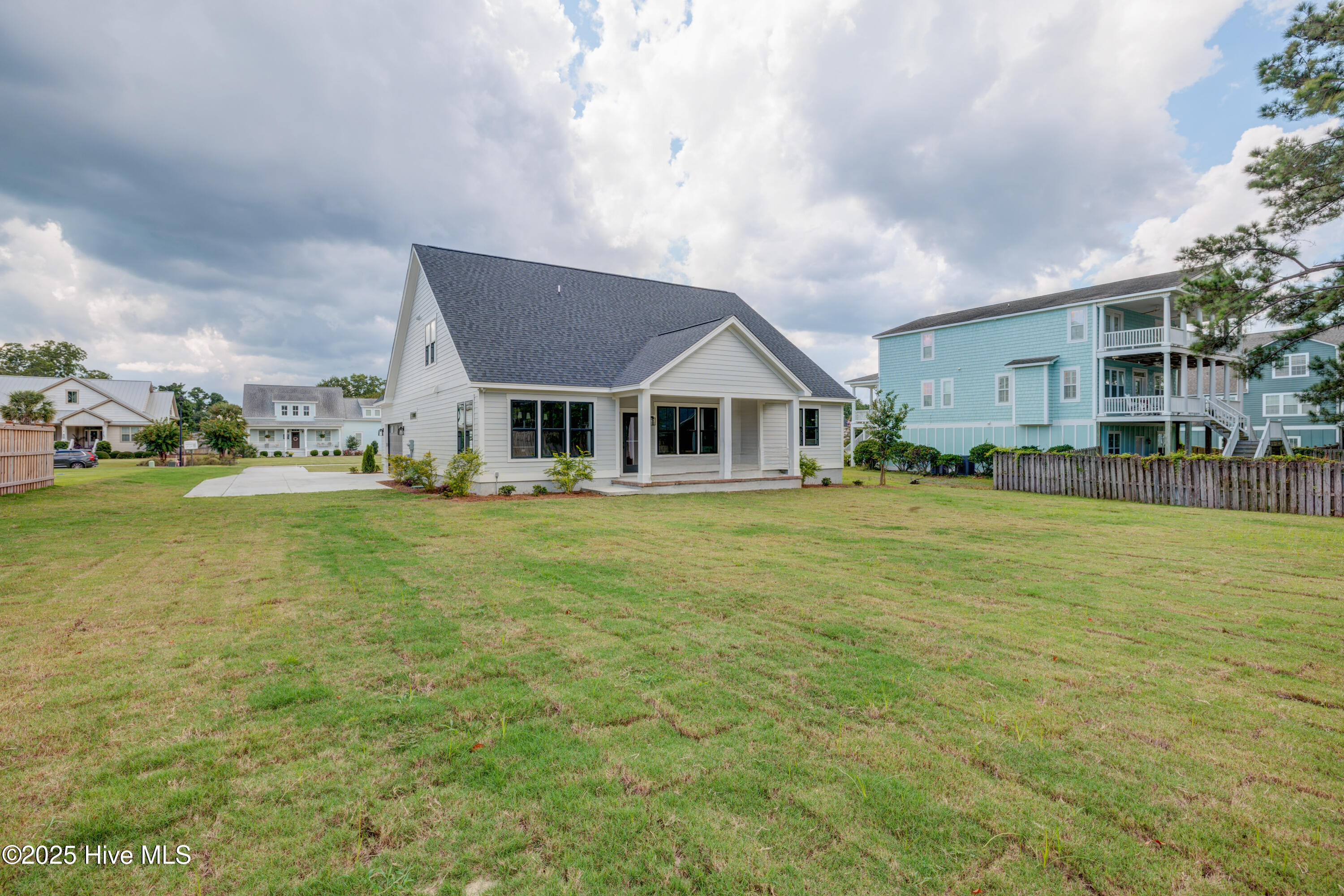 100526920 | Photo 28