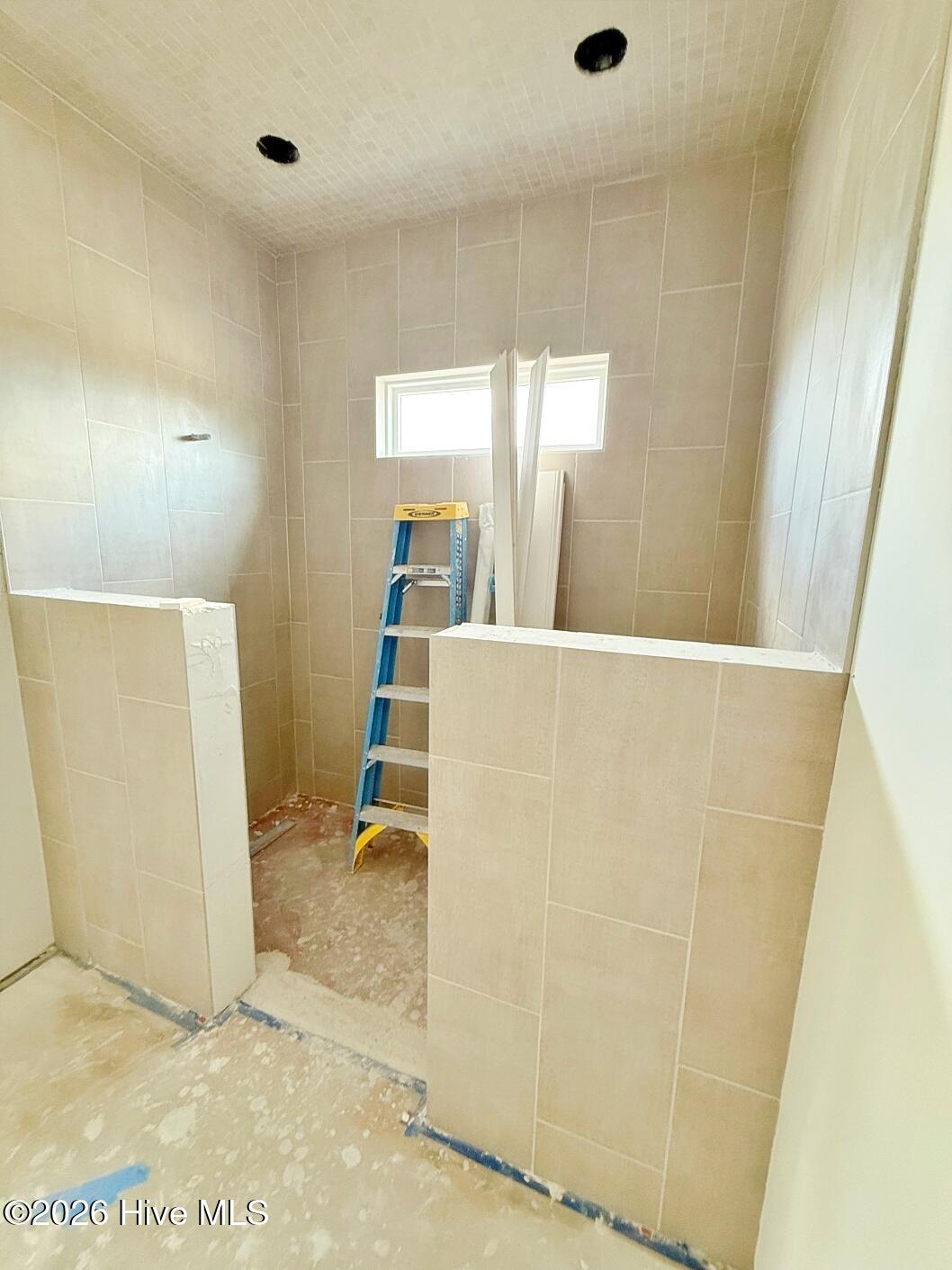 100537475 | Photo 19