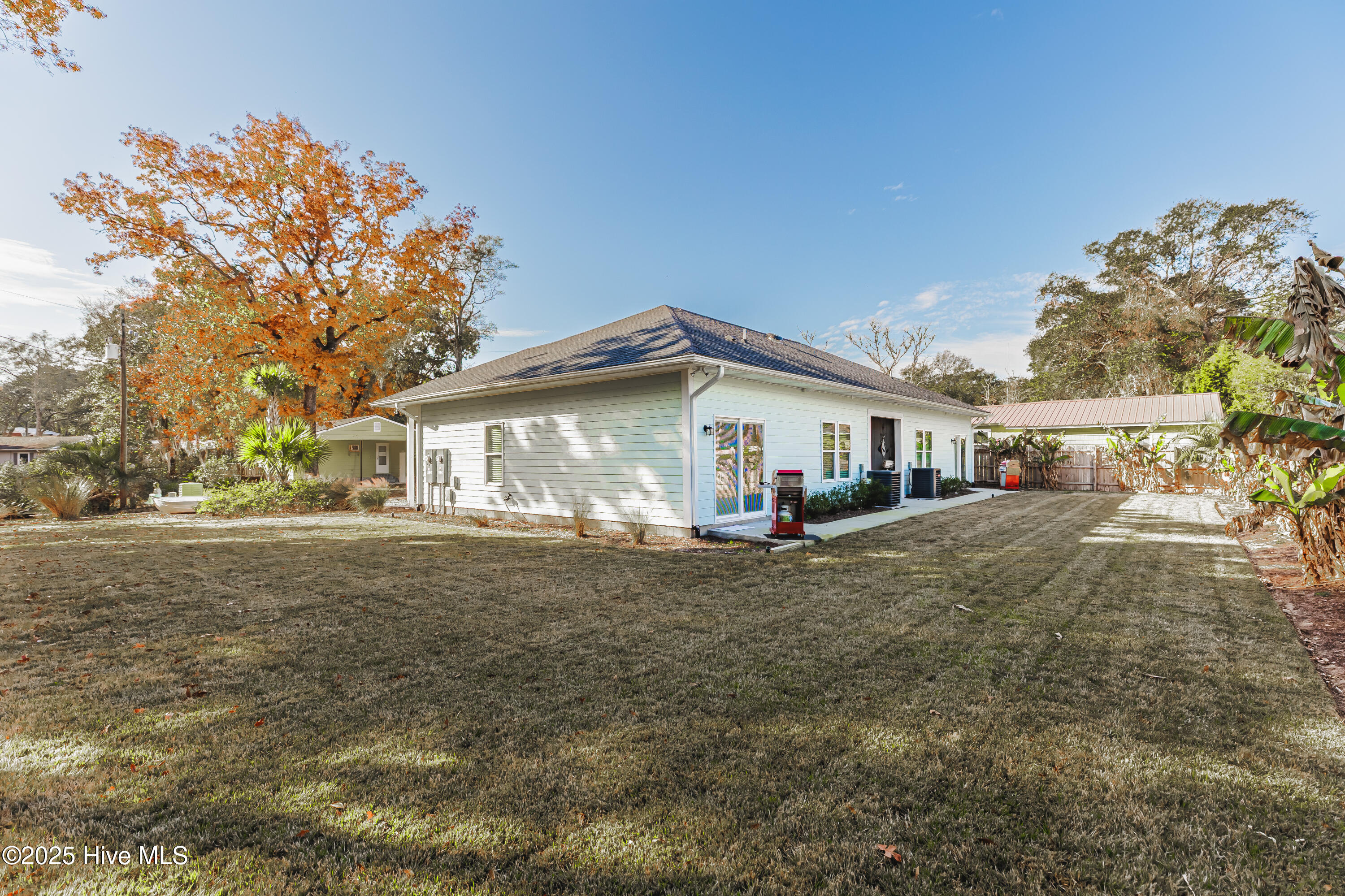 100542637 | Photo 39