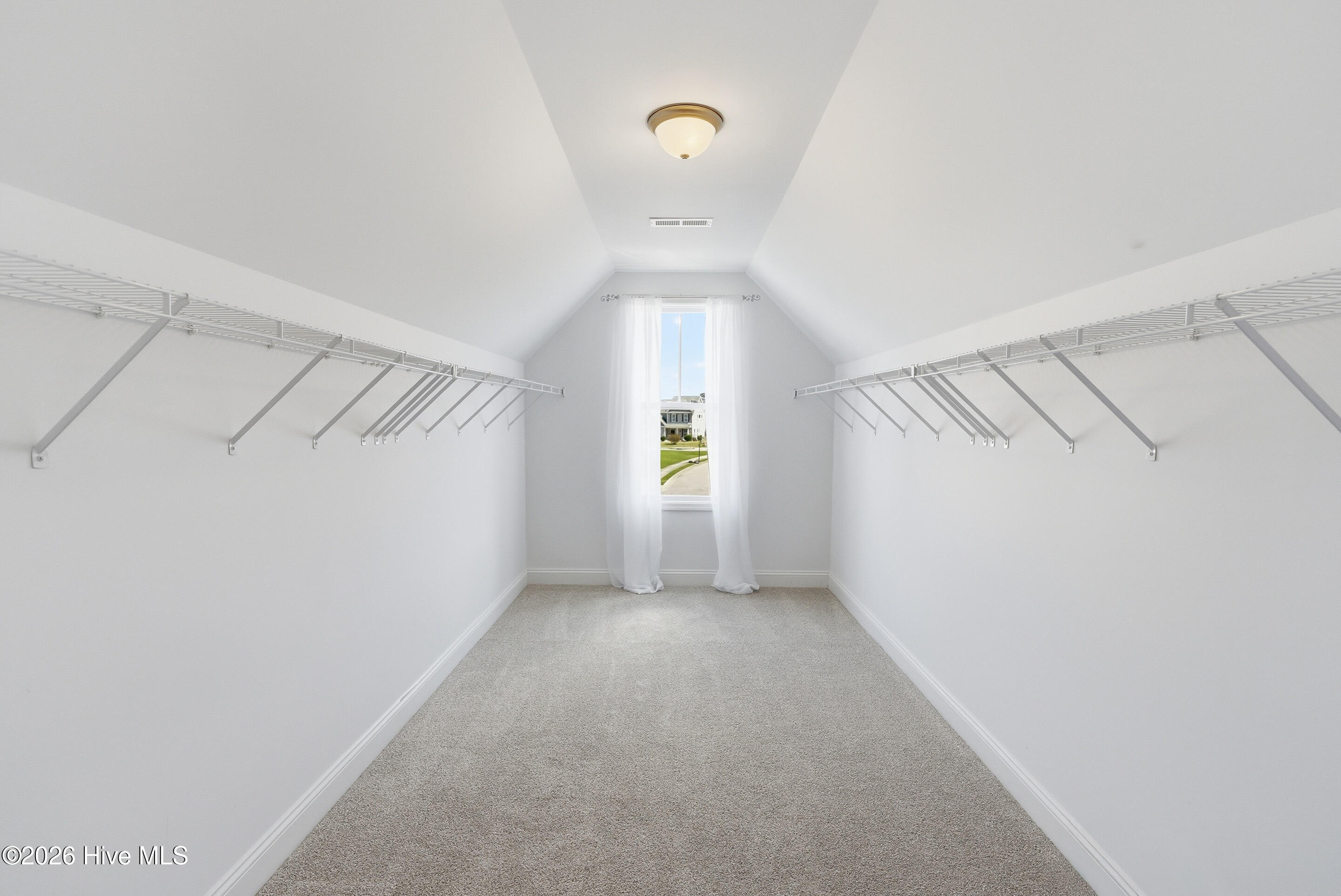 100563576 | Photo 33