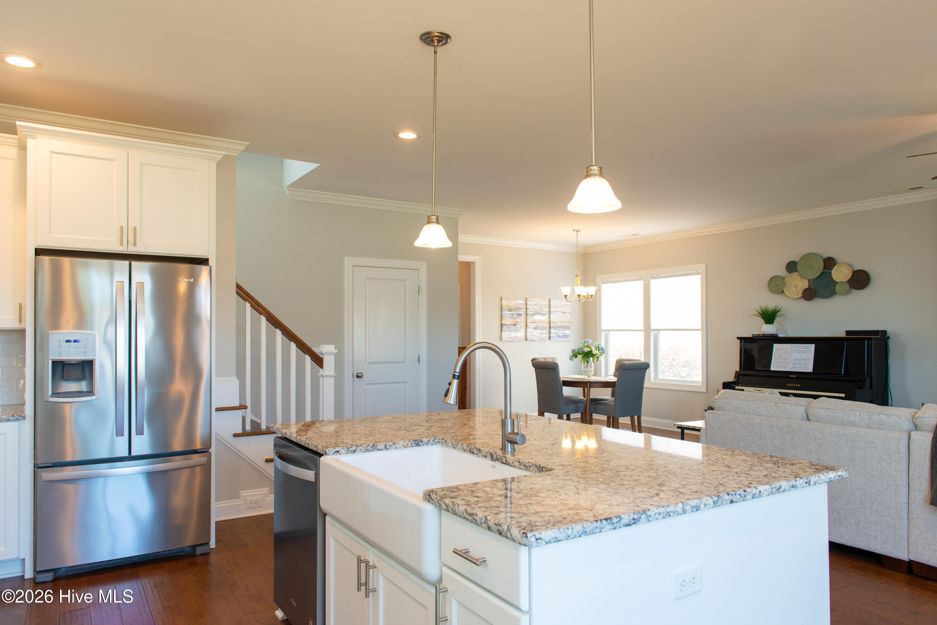 100568036 | Photo 26