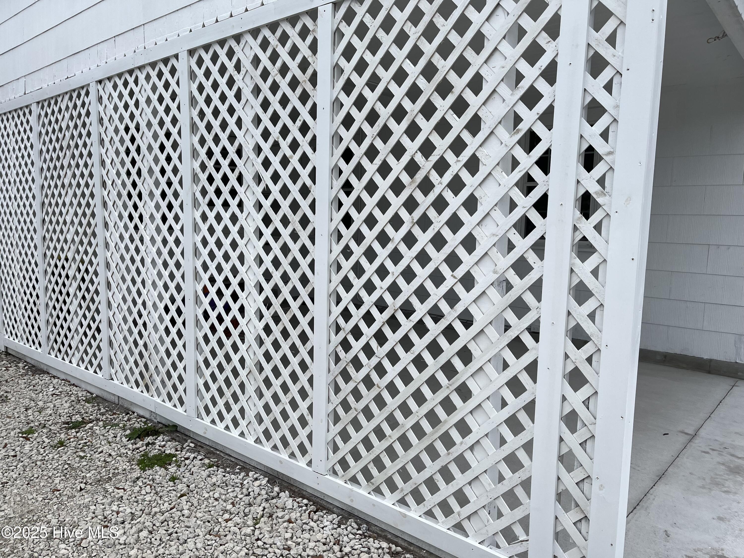 100575092 | Photo 25