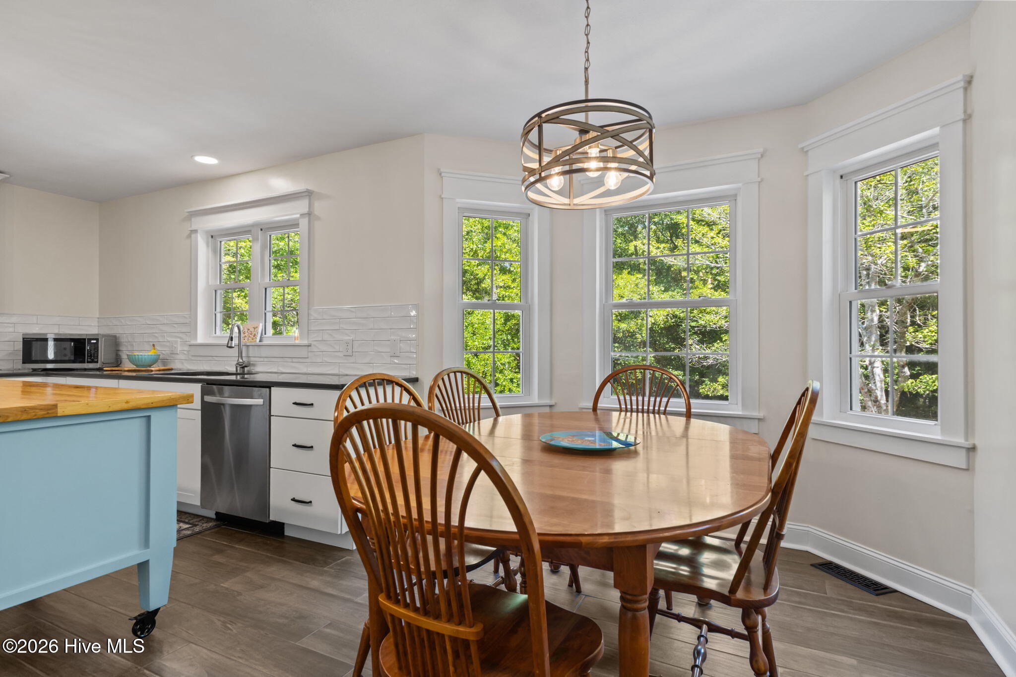 100569957 | Photo 12