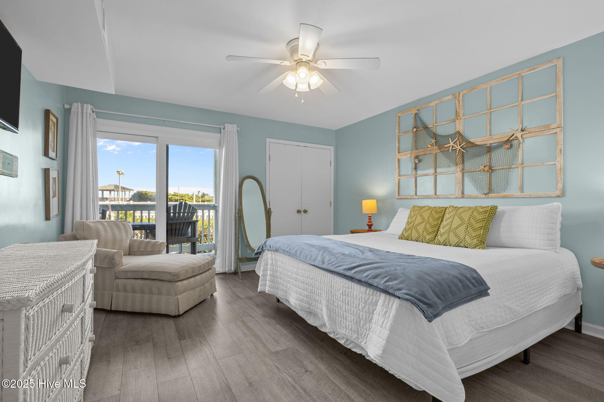 100536863 | Photo 22