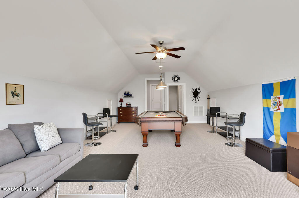 100554017 | Photo 31