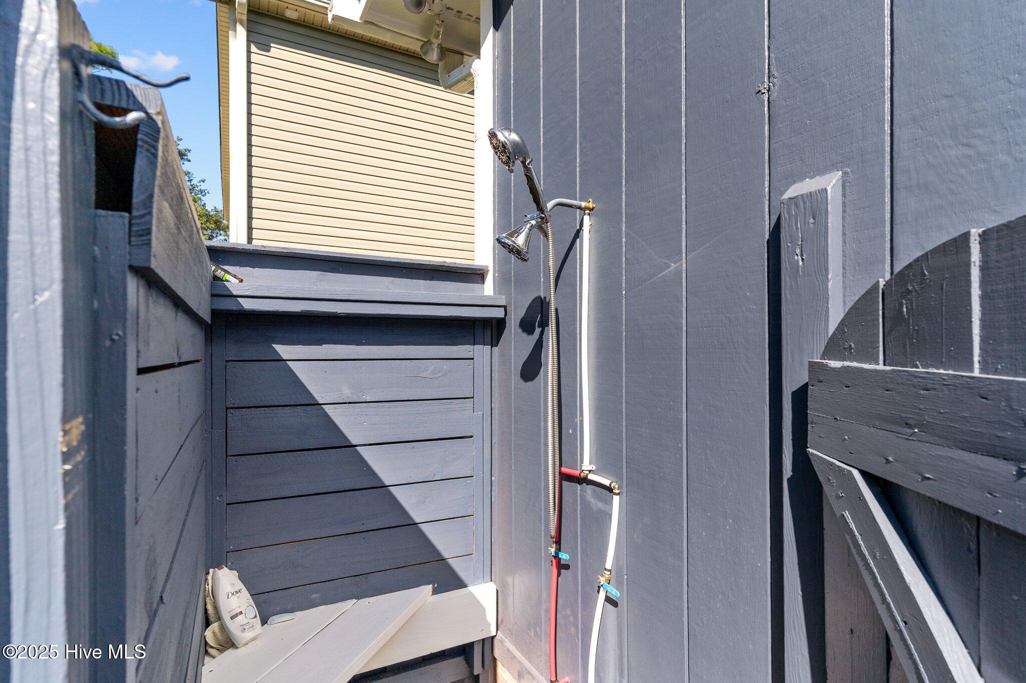 100527496 | Photo 43