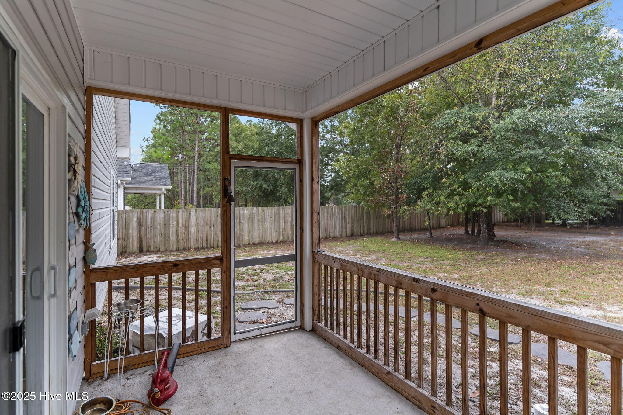 100537079 | Photo 39