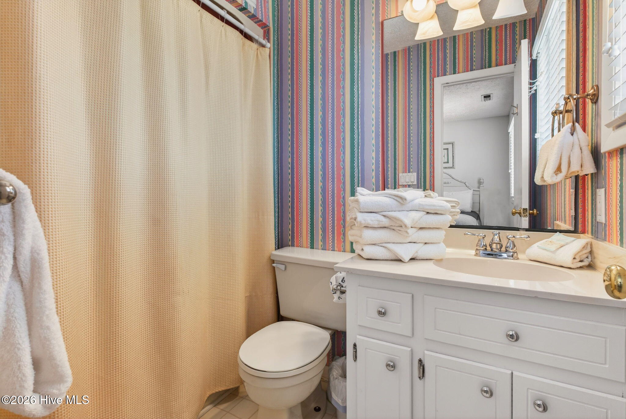 100566511 | Photo 37