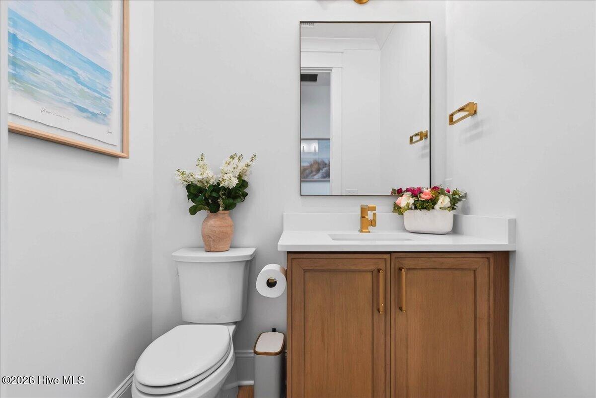 100543299 | Photo 54