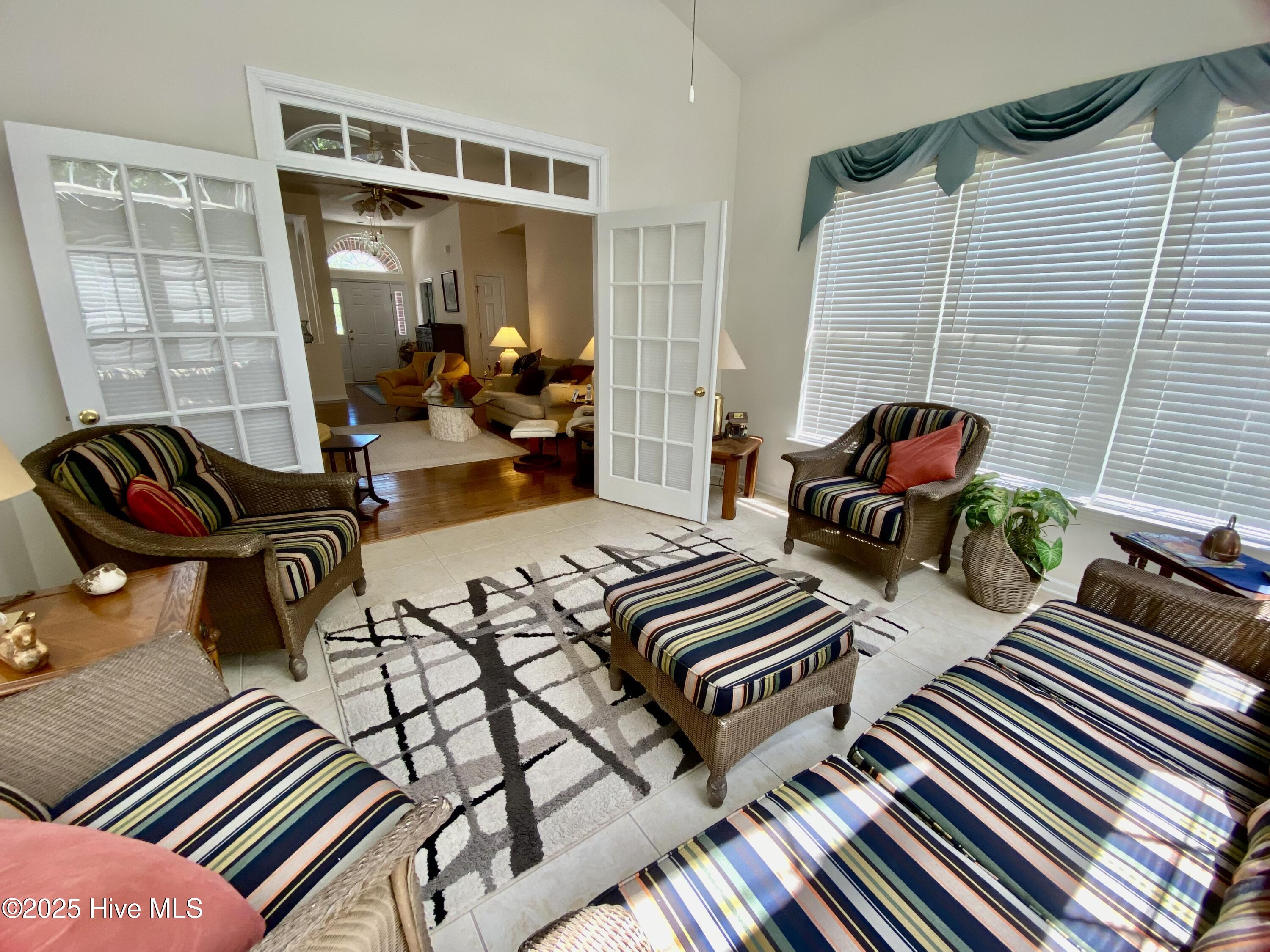 100539119 | Photo 39