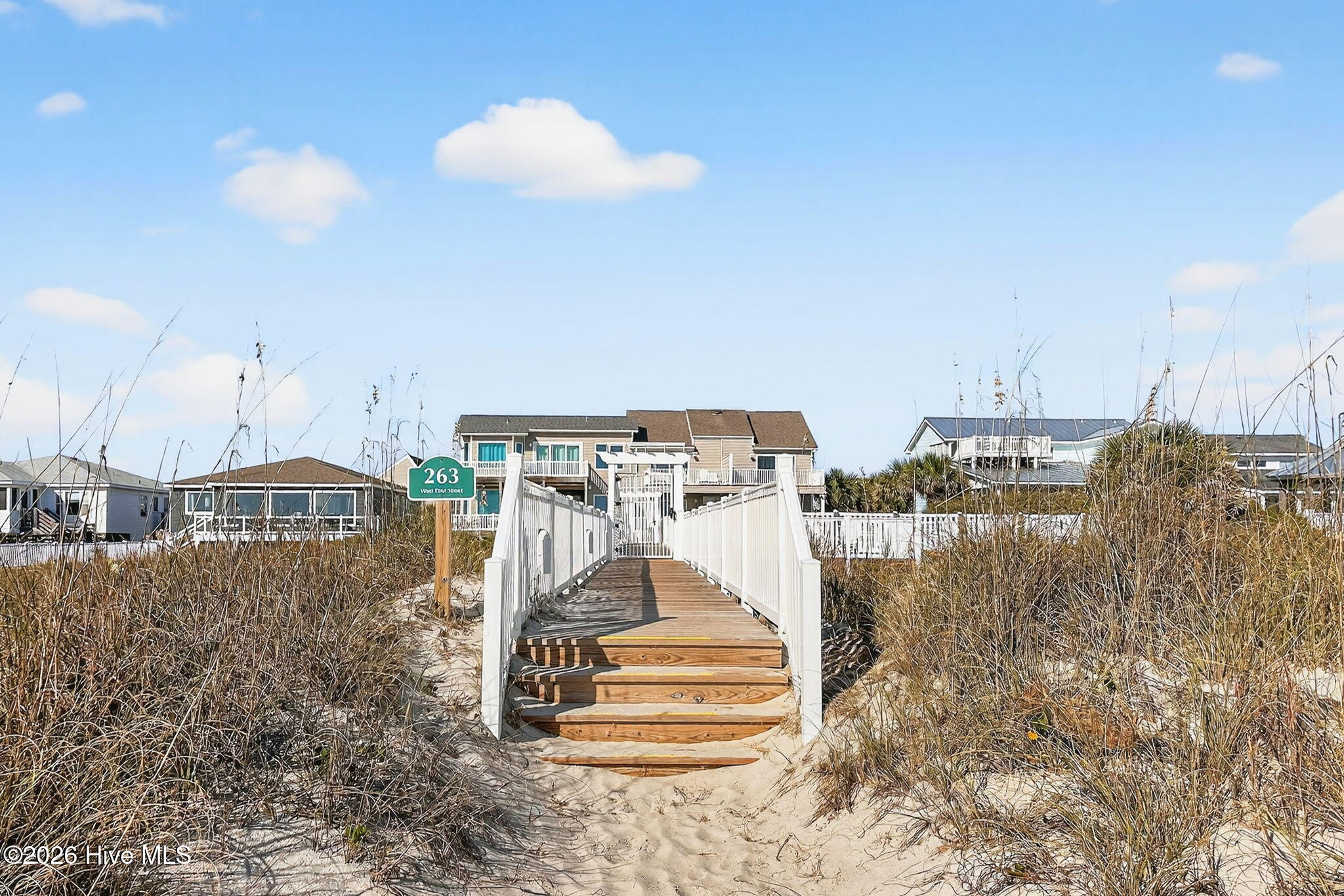 100562824 | Photo 46