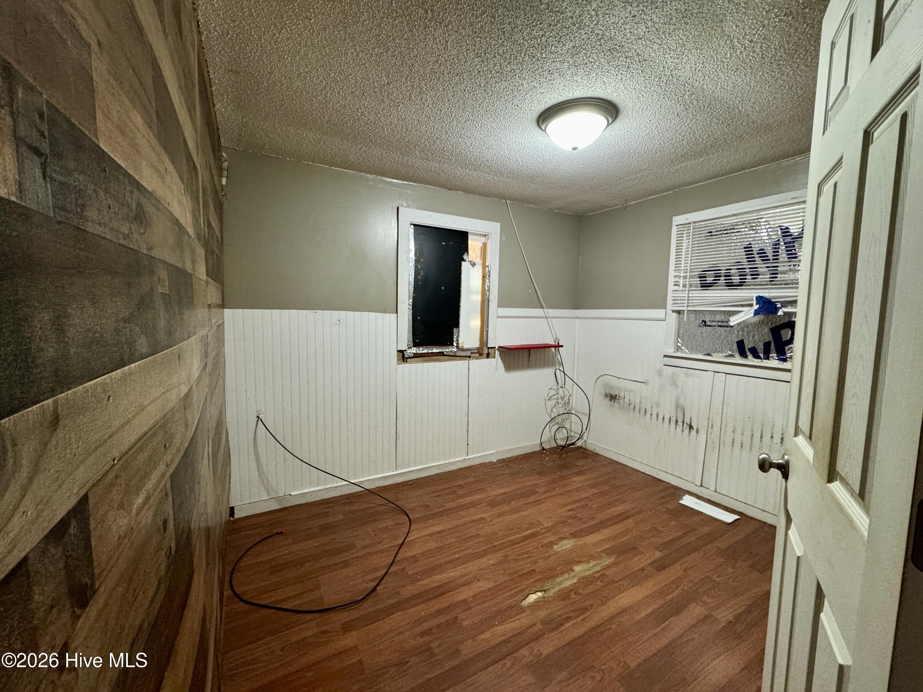 100547933 | Photo 31