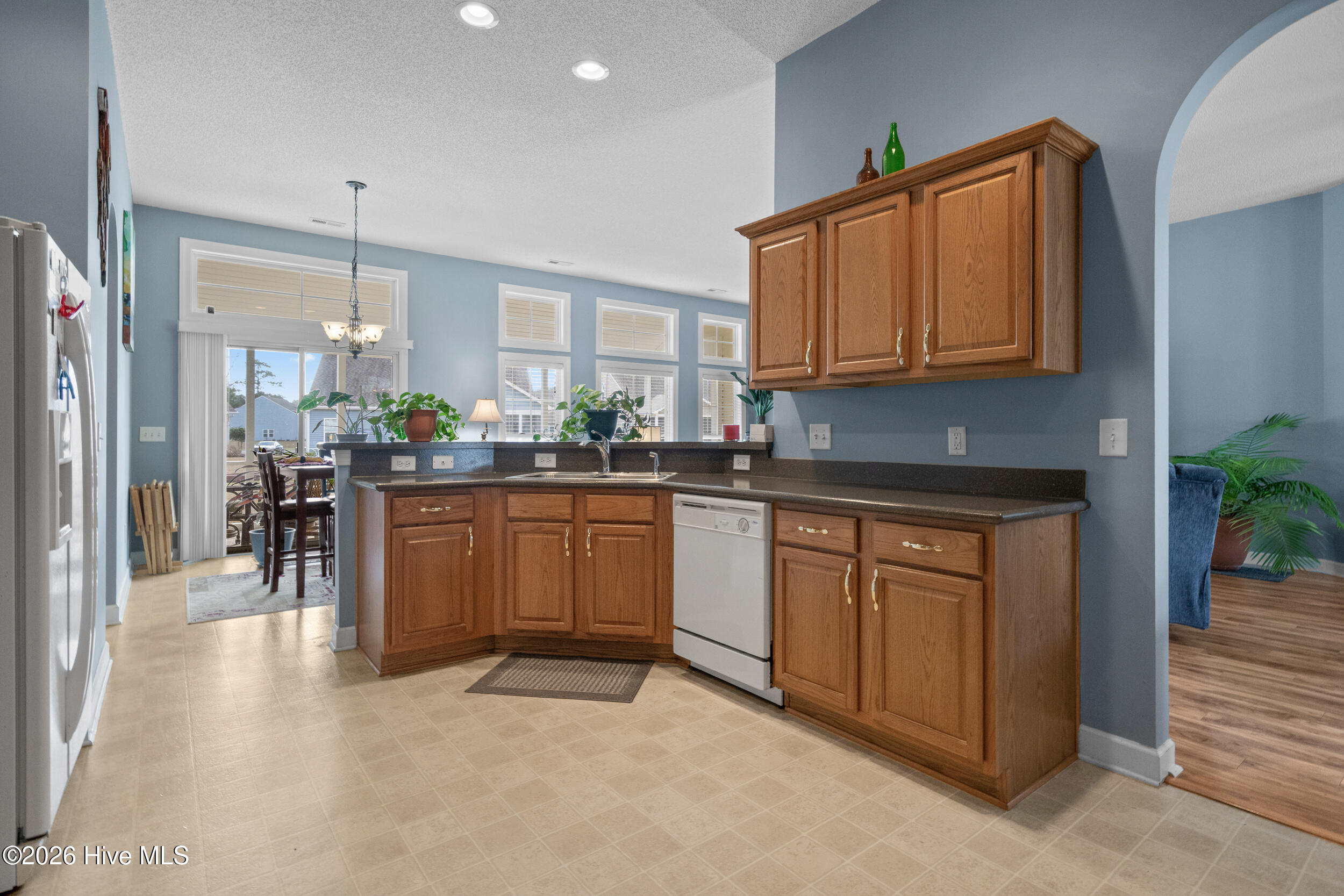 100558962 | Photo 14