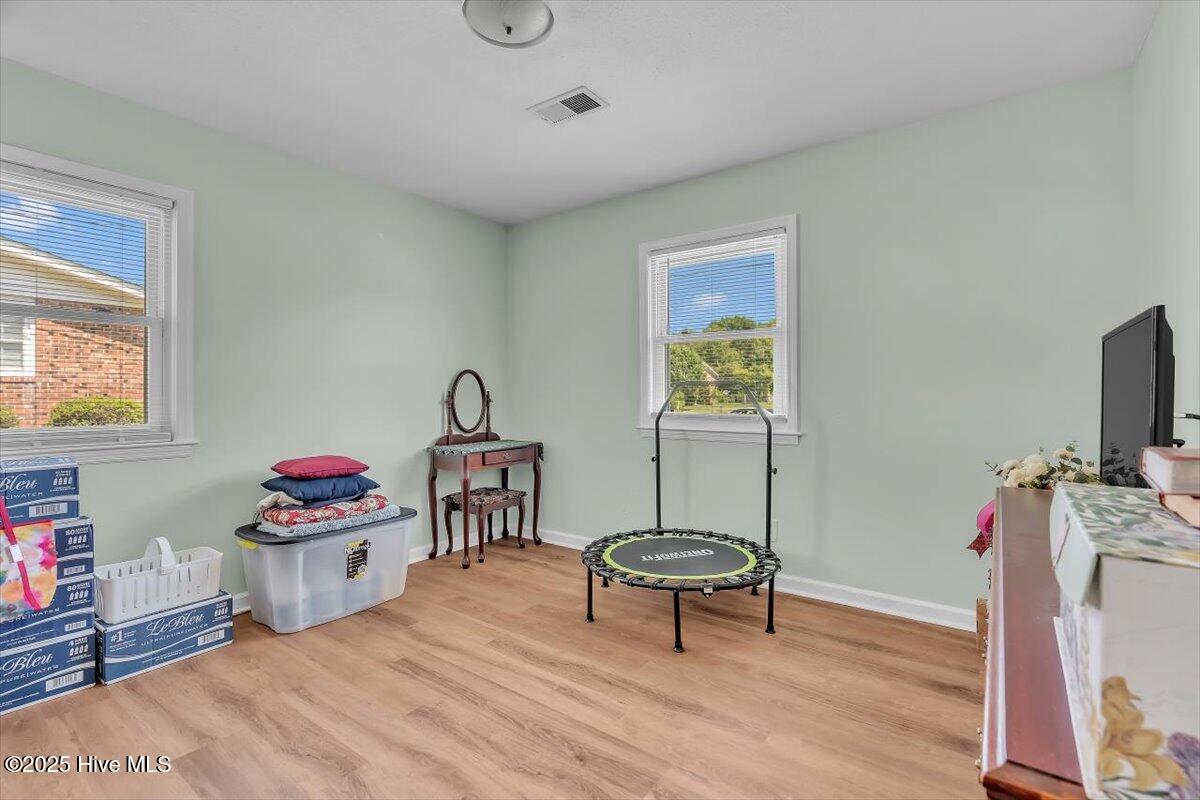 100542832 | Photo 36