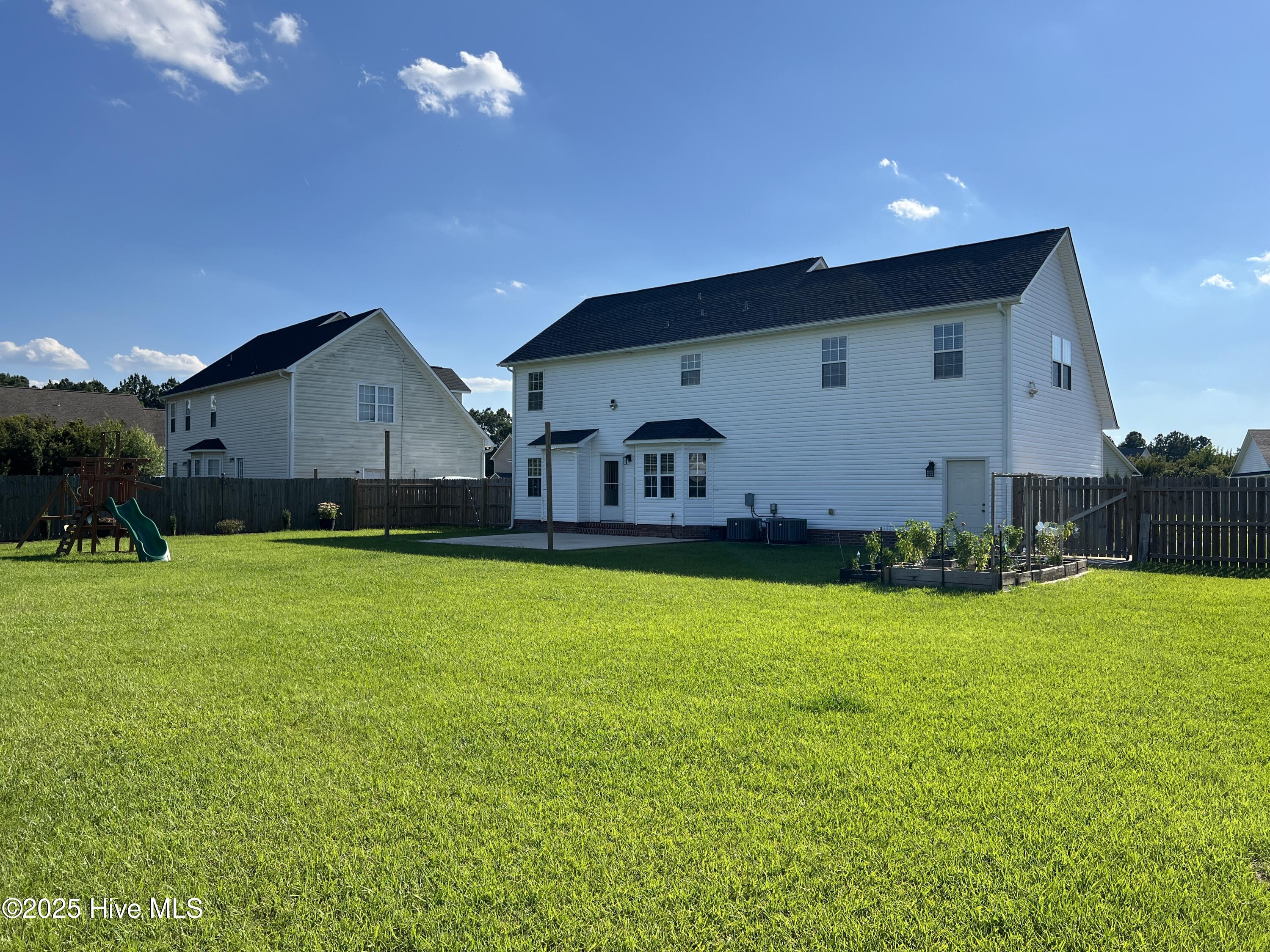 100528516 | Photo 38