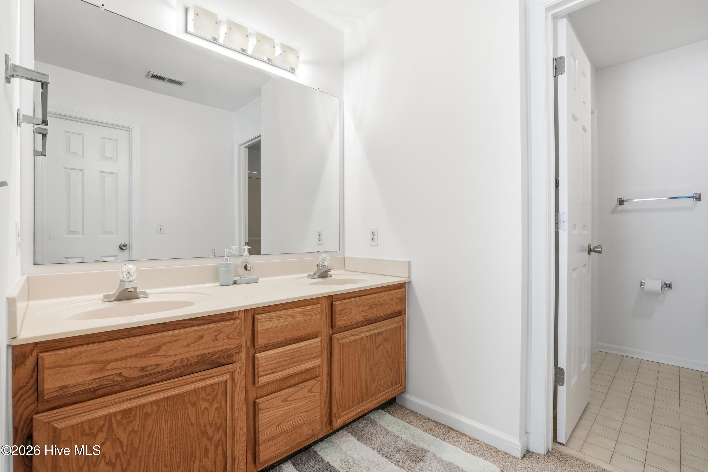 100556629 | Photo 30