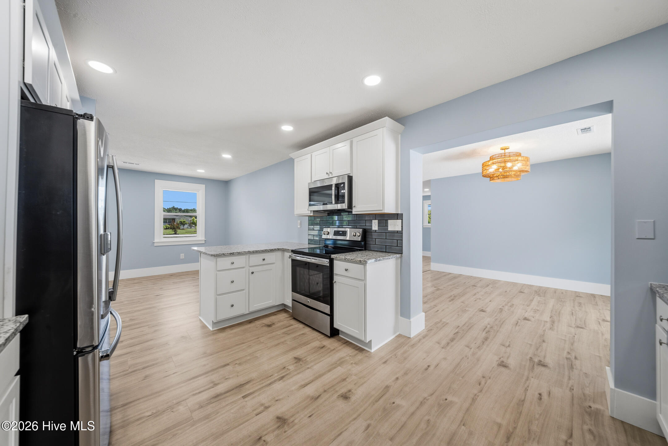 100570664 | Photo 18