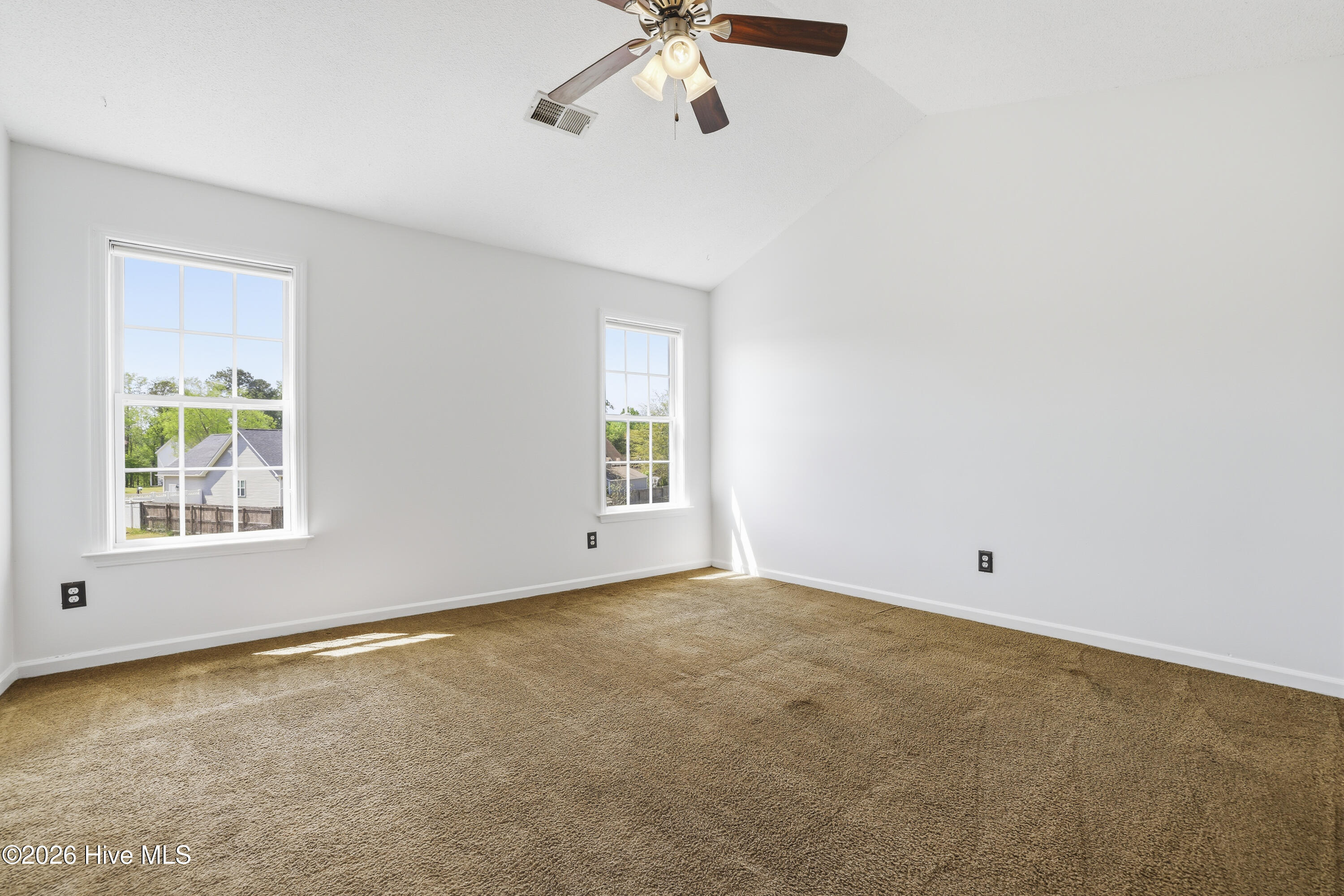 103 Exeter Court, Burgaw, NC 28425 – photo 16: Photo Apr 04 2026, 12 42 27 (14)