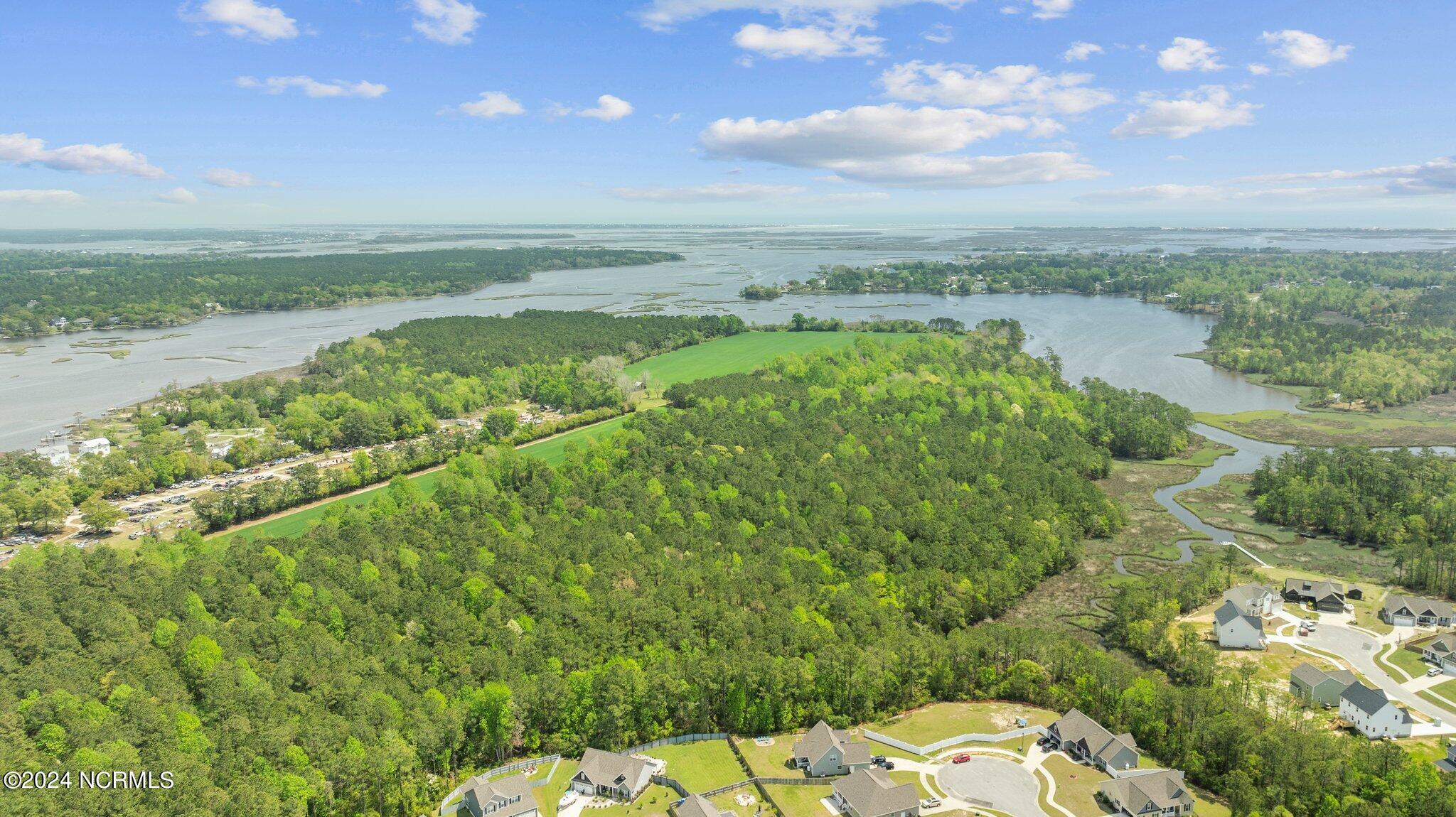 517 Queens Creek Road, Hubert, NC, 28539