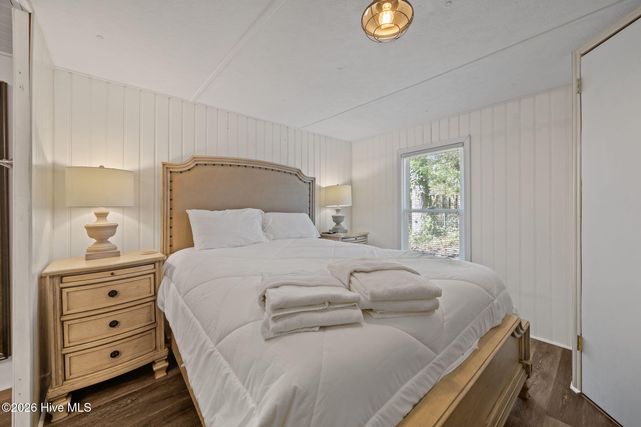 100561828 | Photo 15