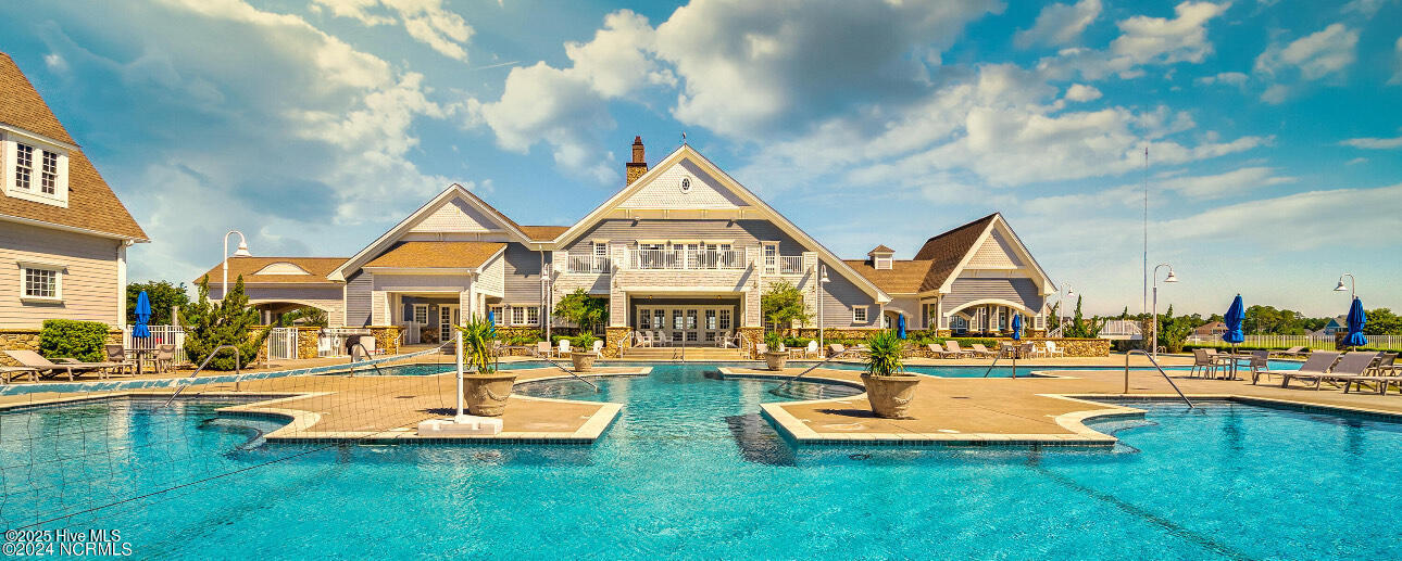 100535671 | Photo 49