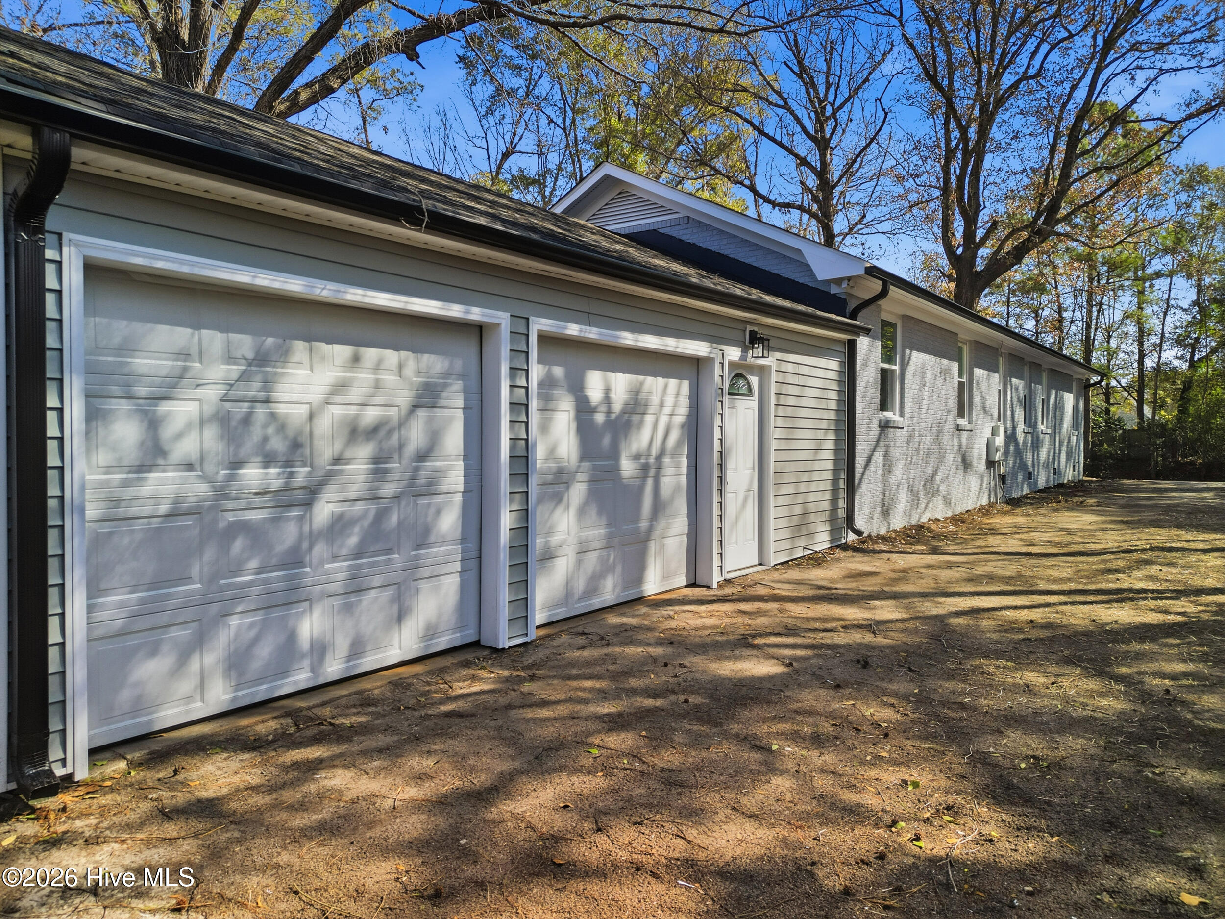 100553868 | Photo 51