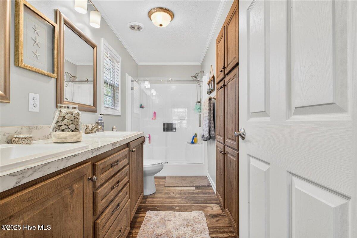 100540840 | Photo 32