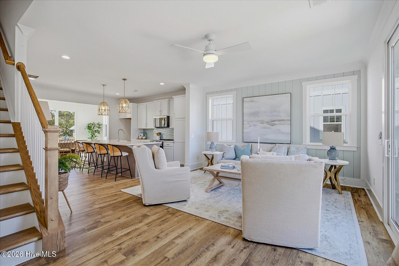 100561873 | Photo 15