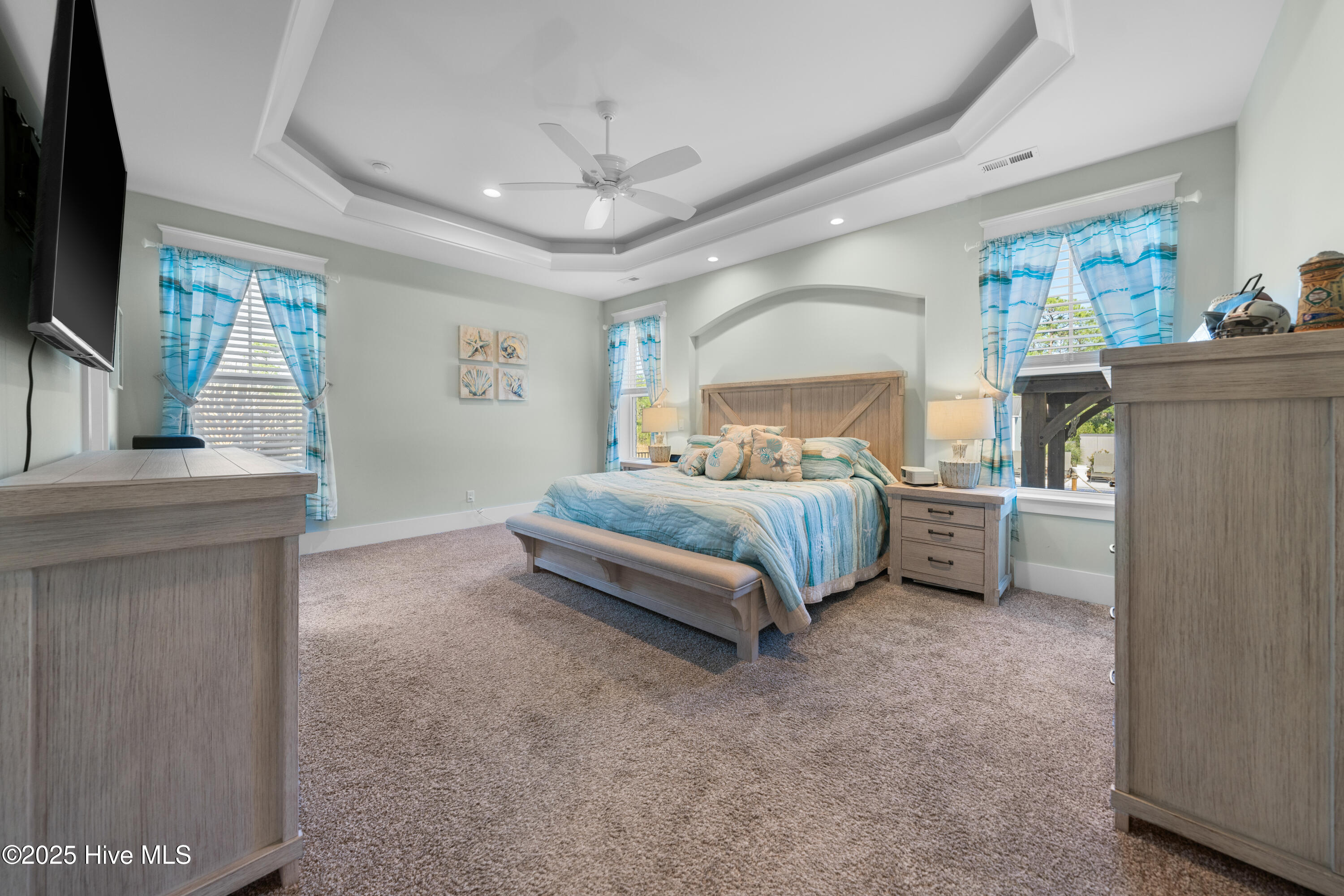 100494528 | Photo 37