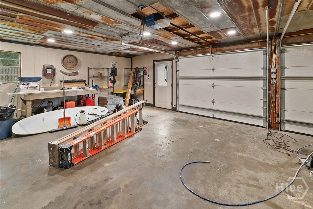 detached garage/workshop