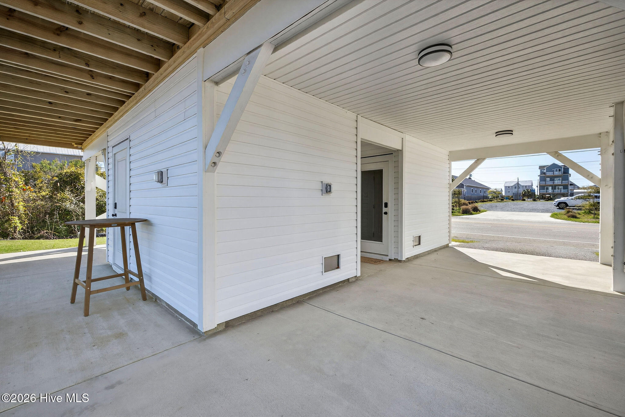 100565541 | Photo 48