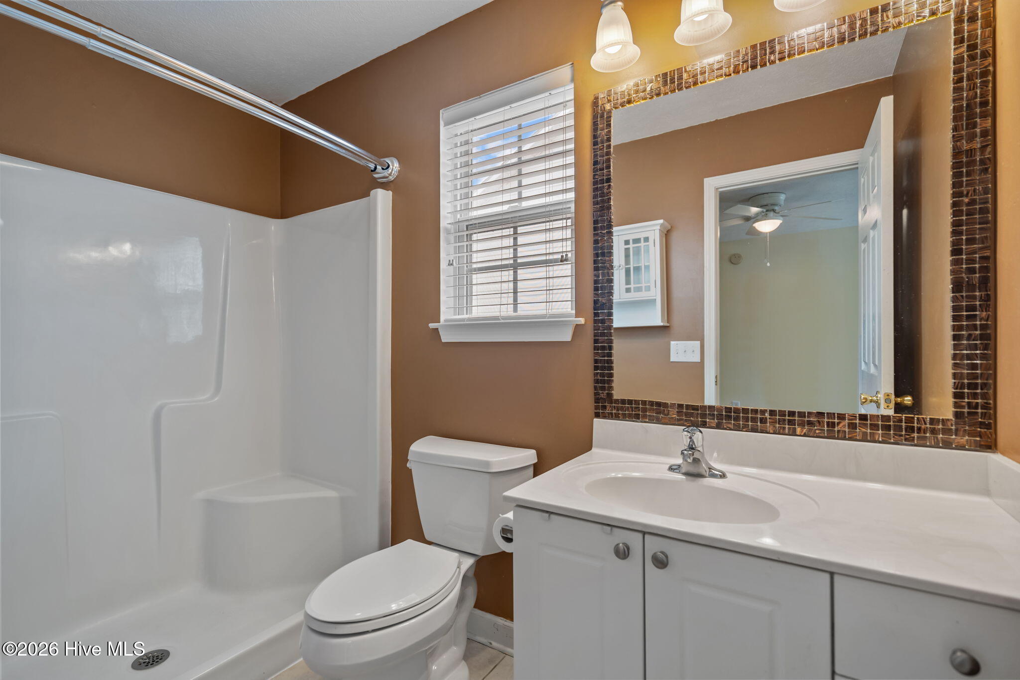 100564732 | Photo 21