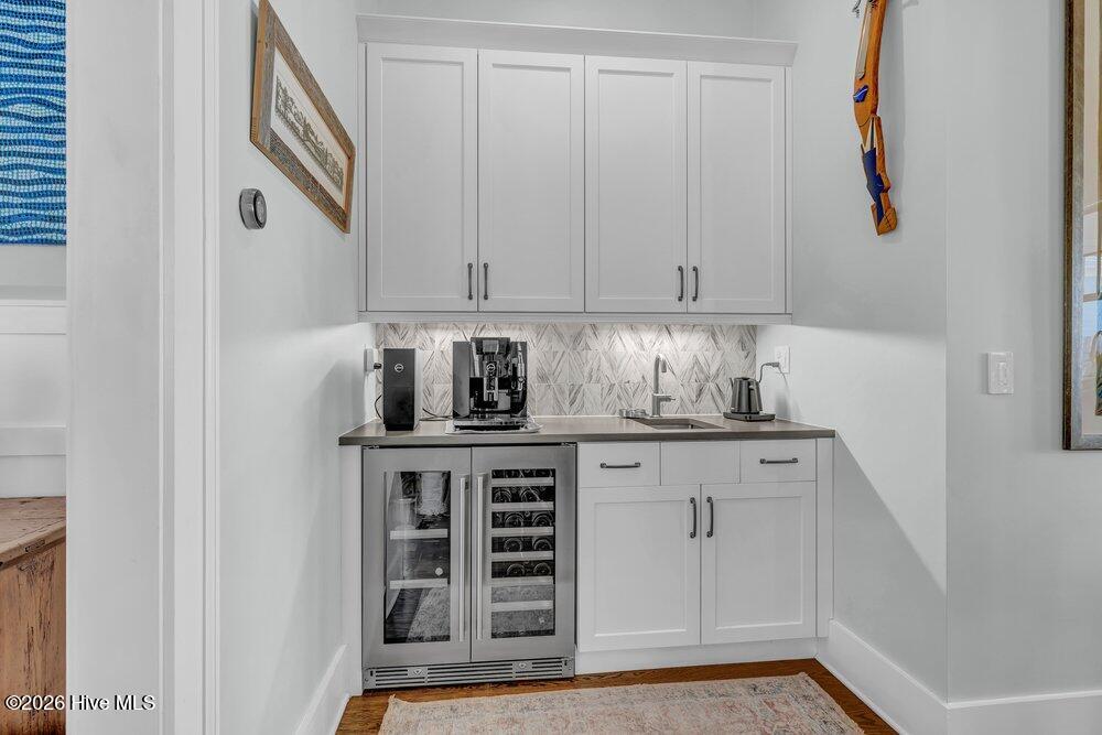 100561379 | Photo 13