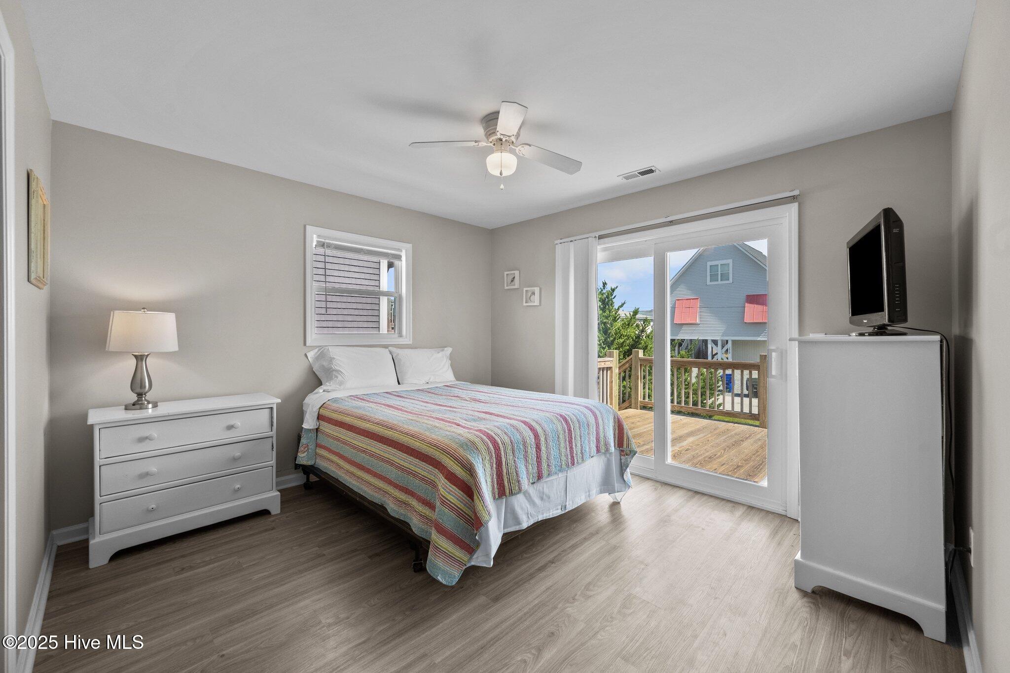 100501039 | Photo 13