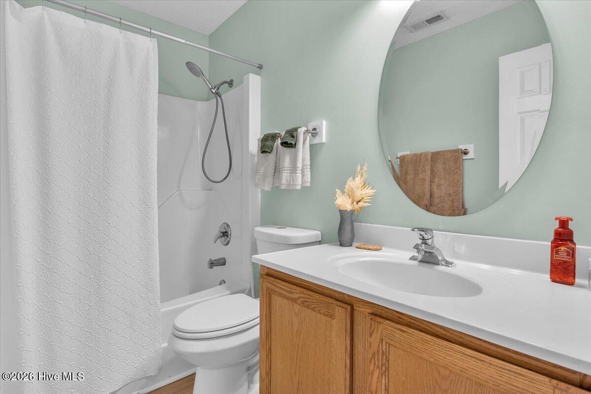 100565579 | Photo 28