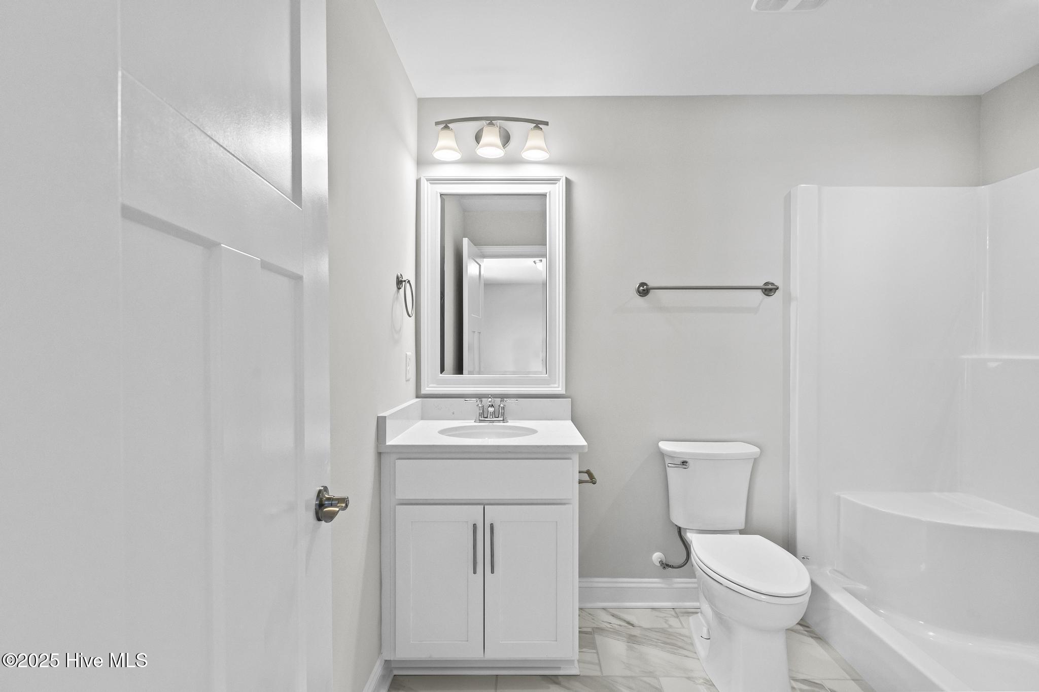 100511230 | Photo 27