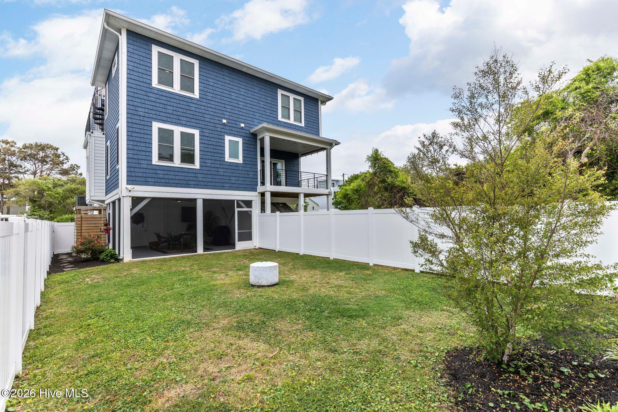 100570540 | Photo 67