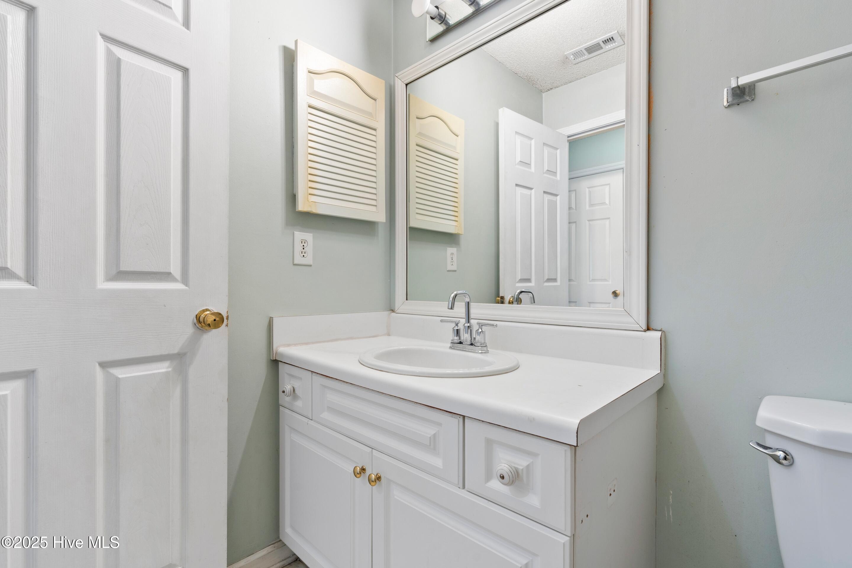 100545961 | Photo 30