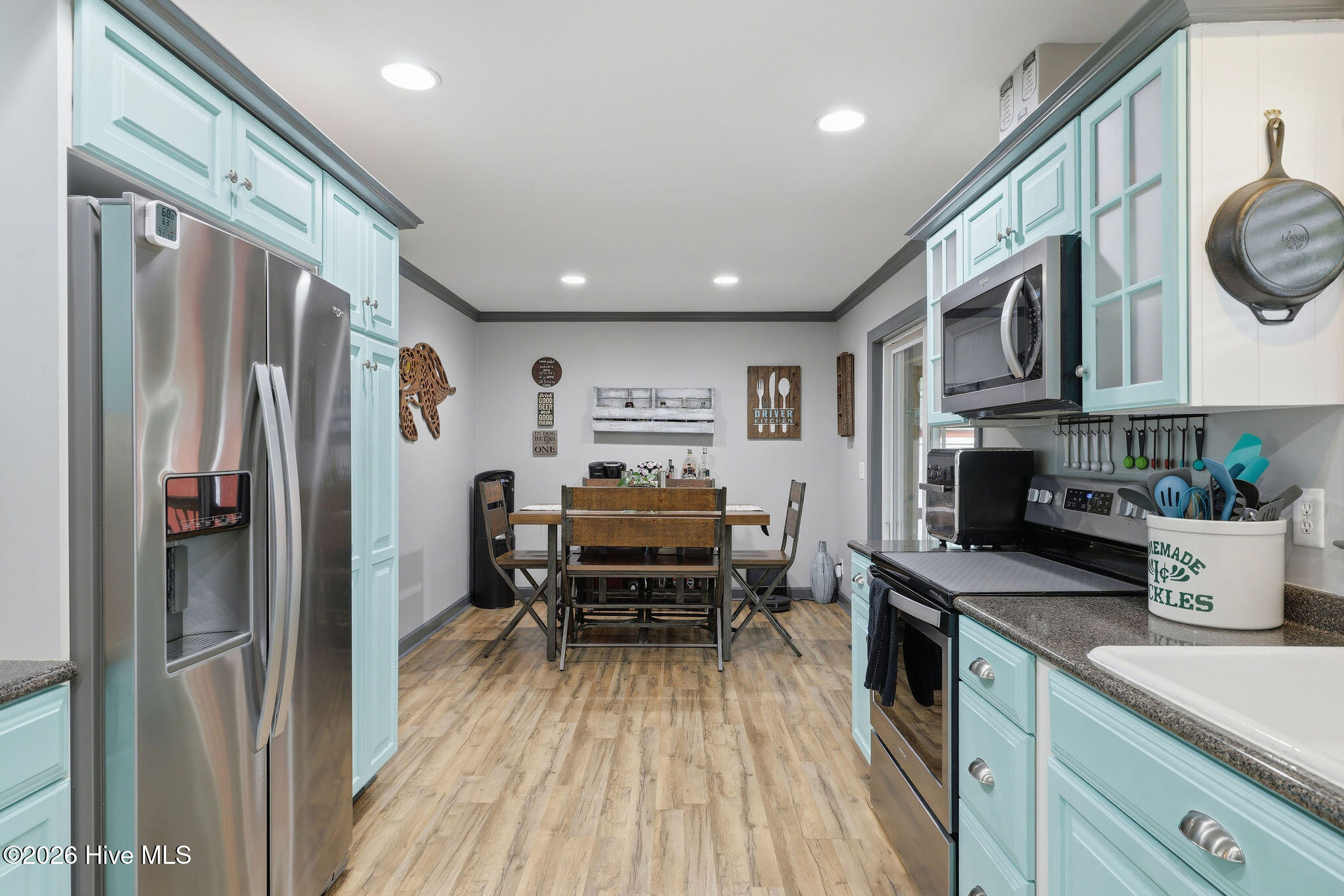 100570539 | Photo 13