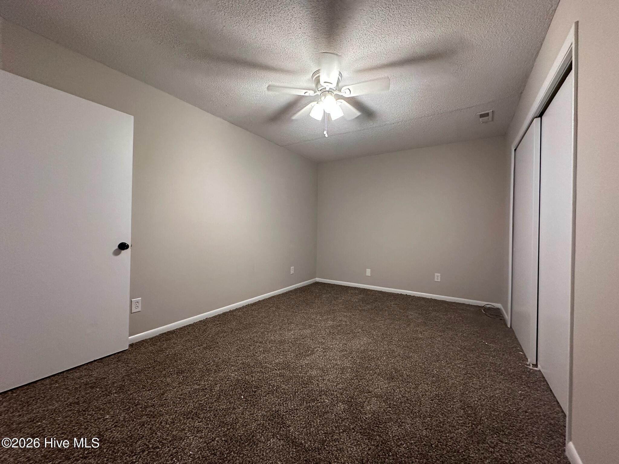 100550435 | Photo 25