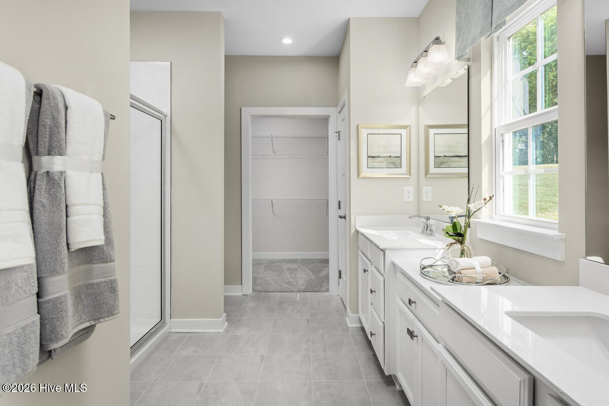 100565448 | Photo 10