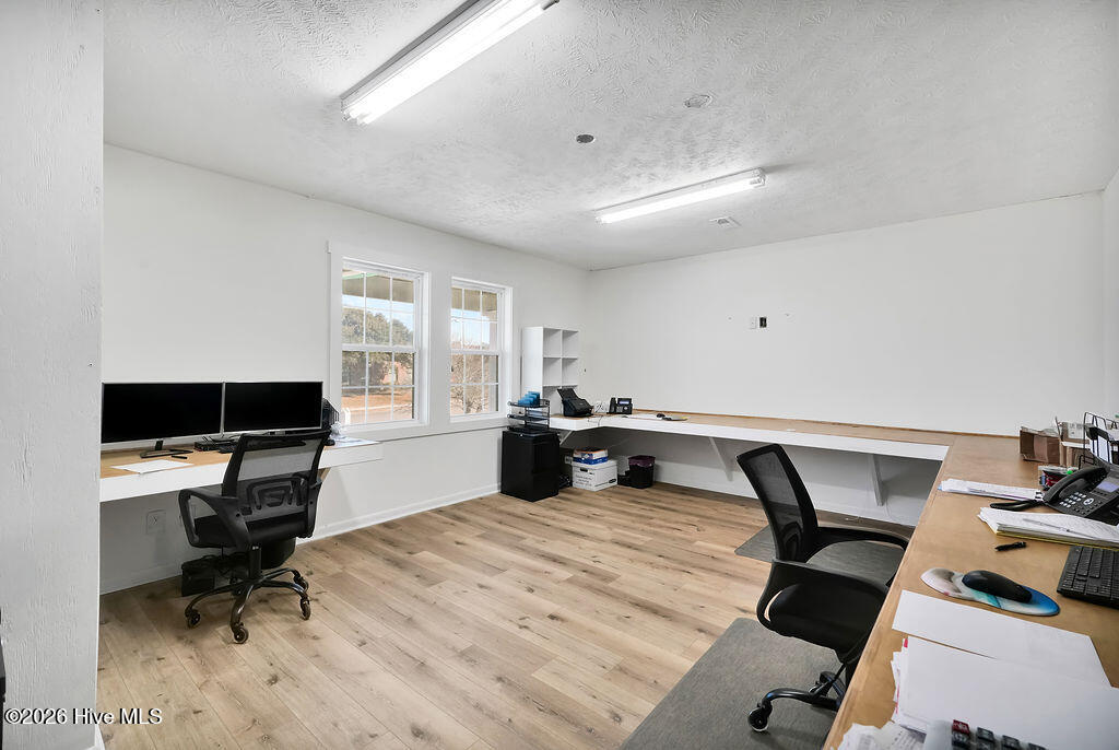 100553485 | Photo 25