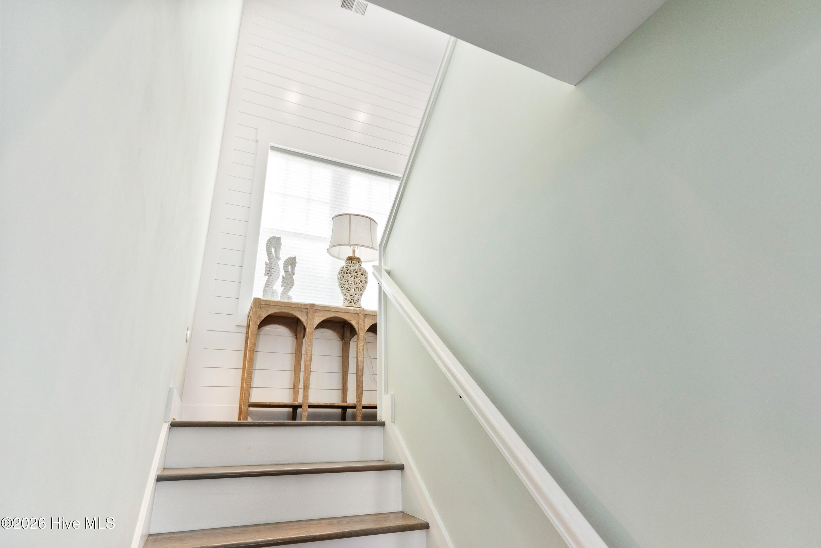 100548444 | Photo 53