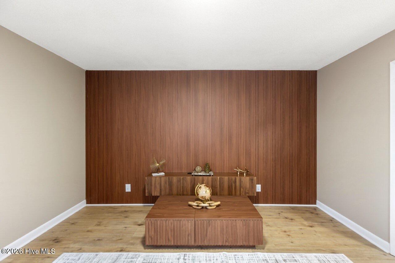 100562203 | Photo 13