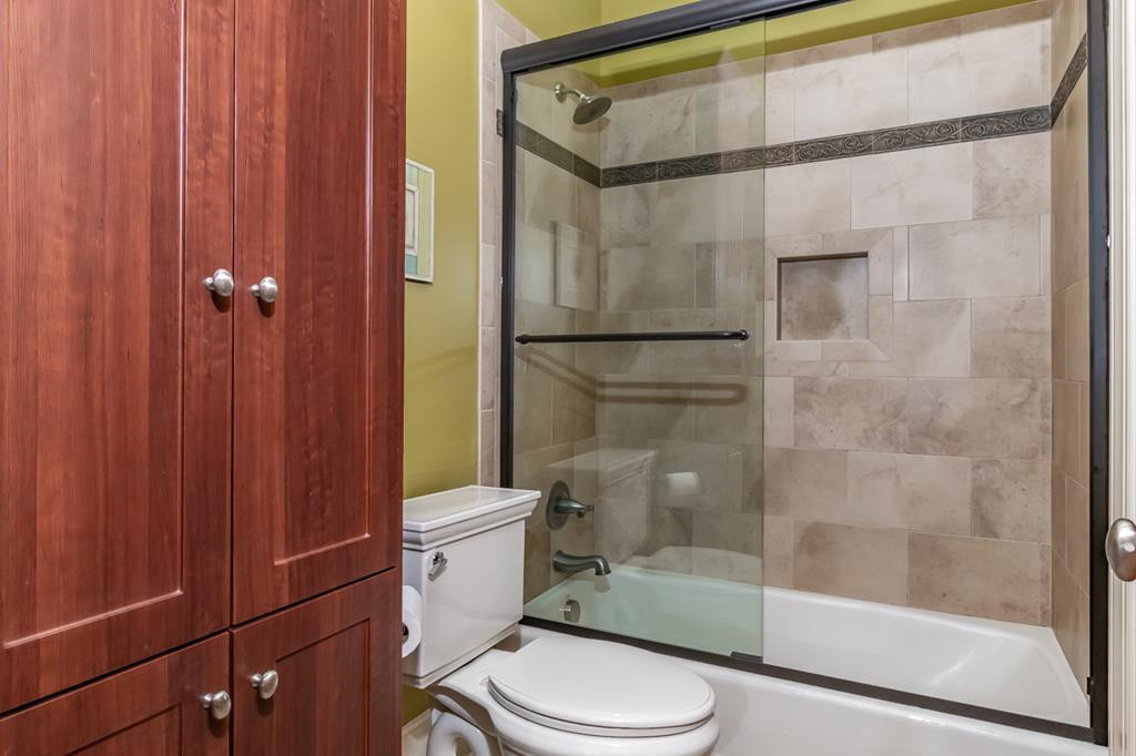 Jack & Jill Bath - Linen Closet - Tub & Shower